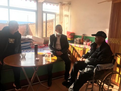 領導慰問生病員工  公司關懷溫暖人心