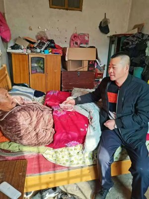 華遠衛(wèi)士工會慰問員工家屬